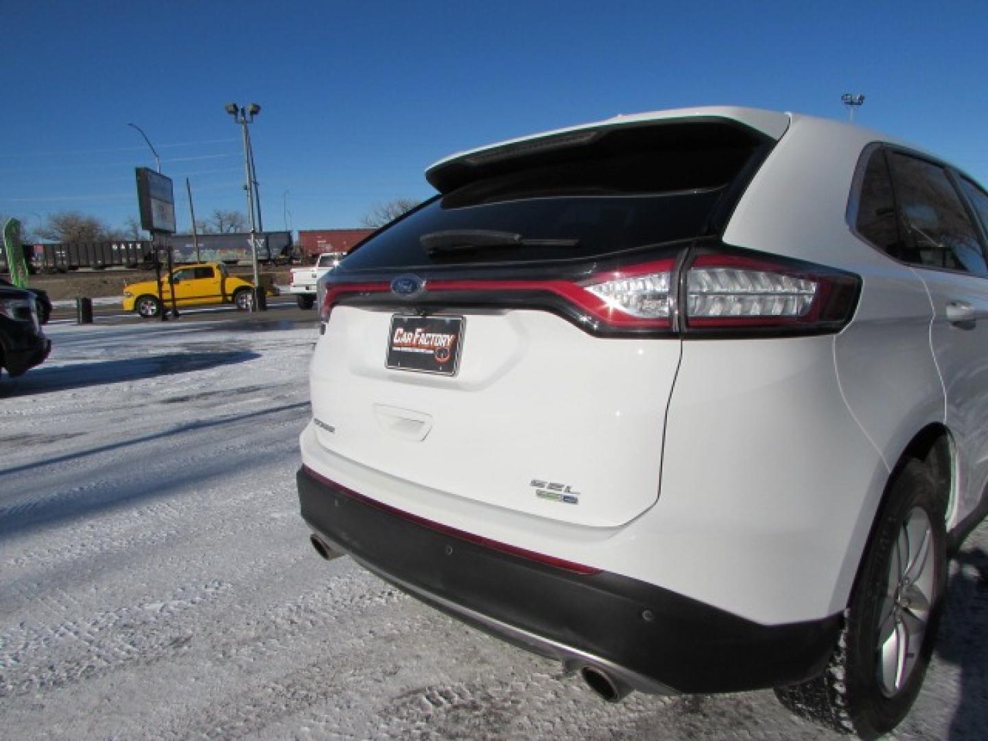 2018 White /Gray Ford Edge SEL (2FMPK4J9XJB) with an 2.0 I4 Ecoboost turbo engine engine, Automatic transmission transmission, located at 4562 State Avenue, Billings, MT, 59101, (406) 896-9833, 45.769516, -108.526772 - 2018 Ford Edge SEL AWD - Low miles - 27 mpg on the highway! 2.0 I4 Ecoboost Engine - automatic transmission - all wheel drive - 71,044 miles SEL package - air conditioning - tilt wheel and telescoping steering wheel - cruise control - bluetooth audio with Microsoft SYNC to pair your devices - - Photo#3